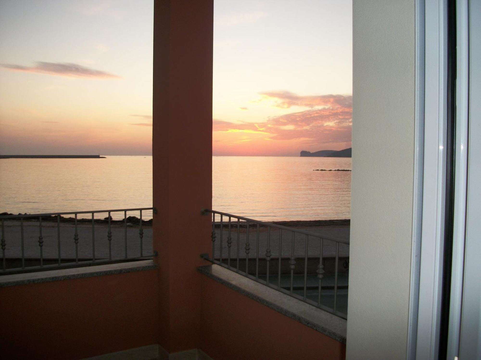 Guest House Sea Rooms Alghero Bagian luar foto